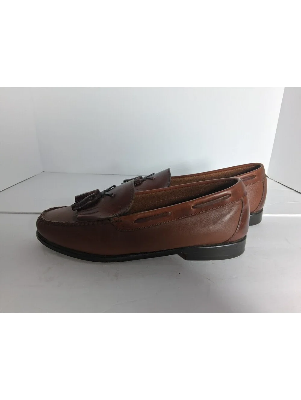 G.H. Bass & Co. Women's Weejuns Jaclyn Tassel Kiltie Brown Leather Loafers, 9M